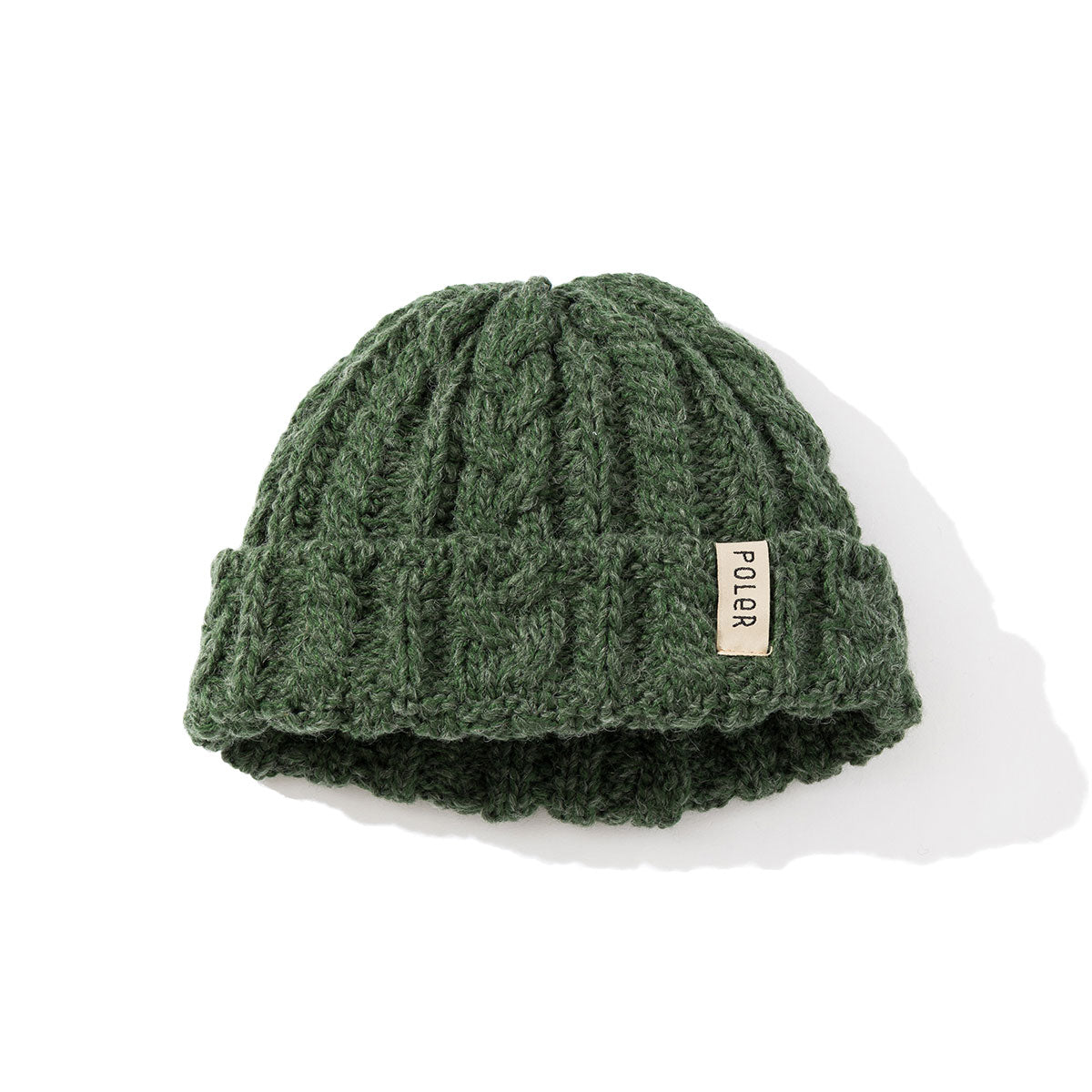 SHALLOW CABLE KNIT BEANIE
