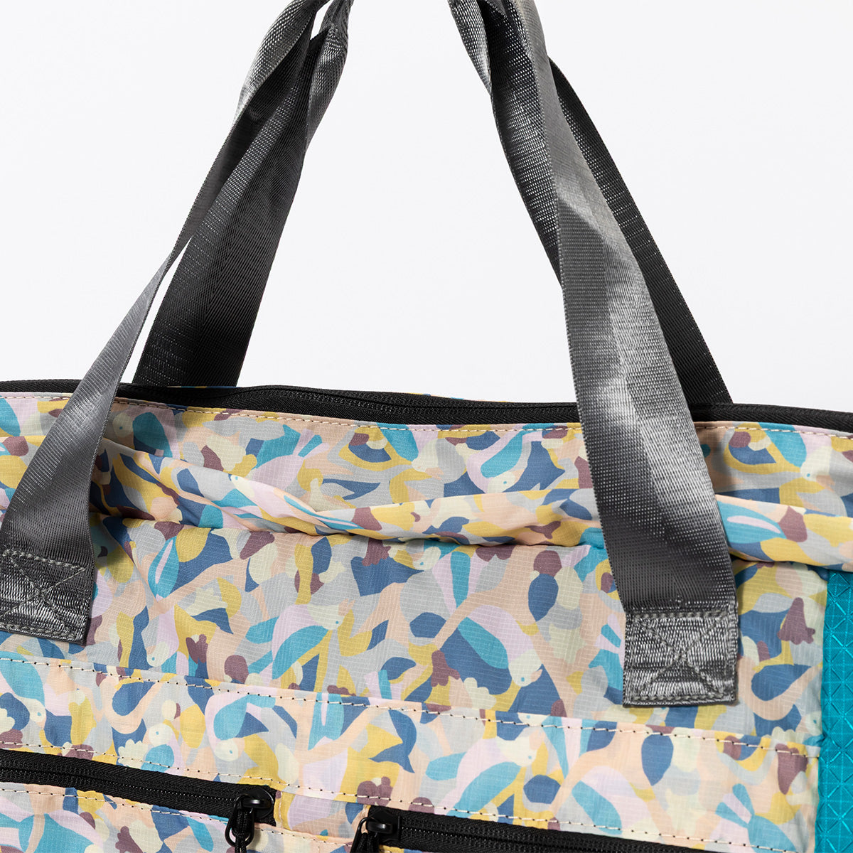 LIGHT STUFF TOTE BACKPACK