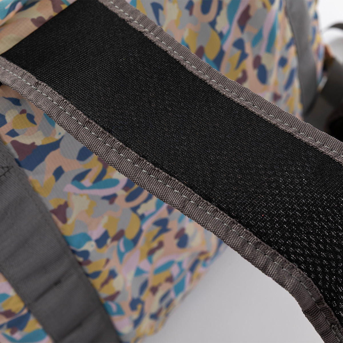 LIGHT STUFF TOTE BACKPACK