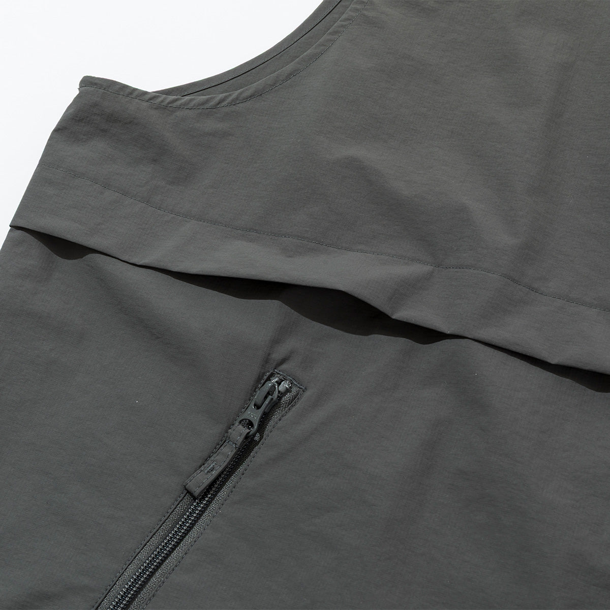 SHIRRING NYLON VEST