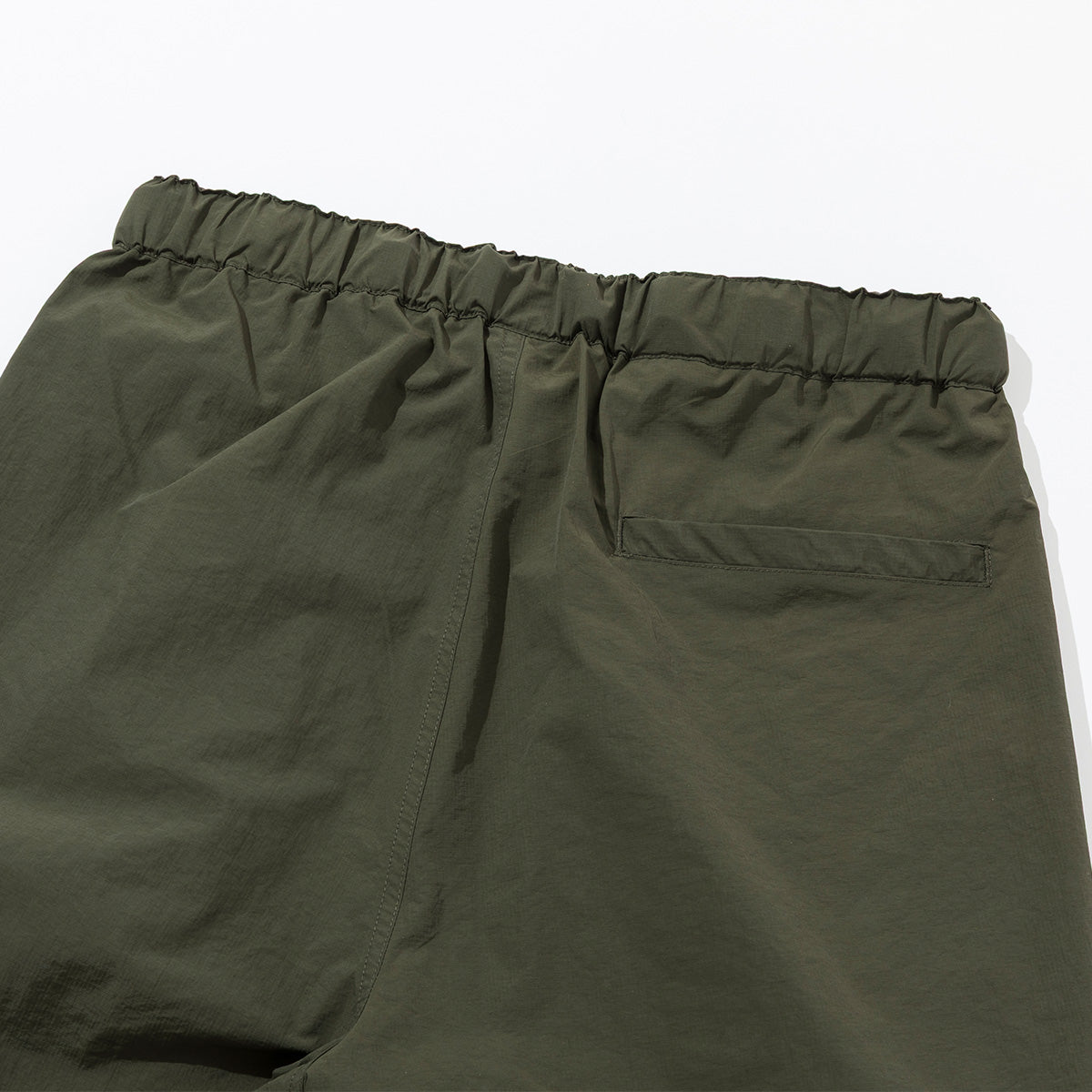 SHIRRING NYLON MULTI POCKET PANTS