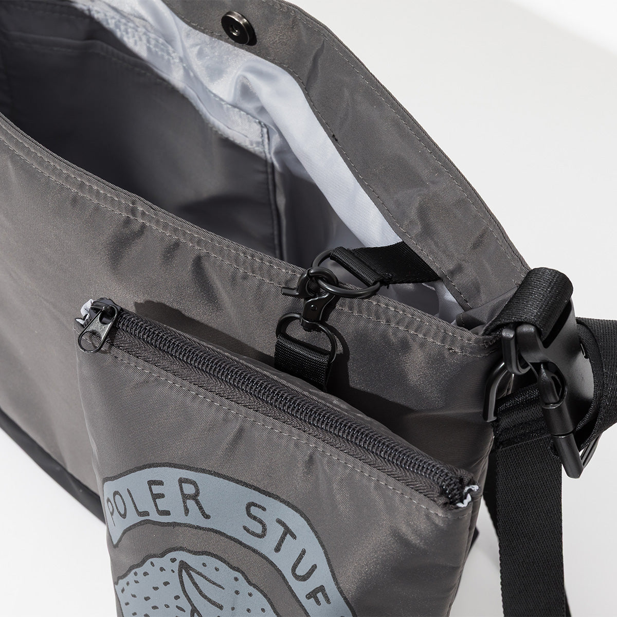 SHOULDER BAG