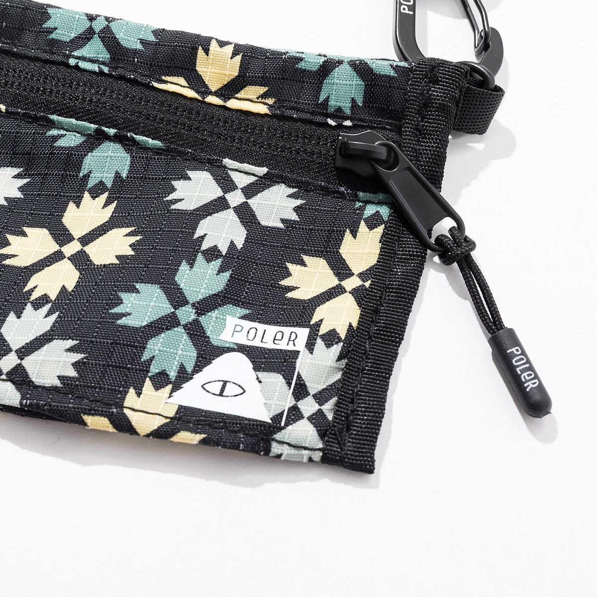 STUFFABLE DRINK POUCH