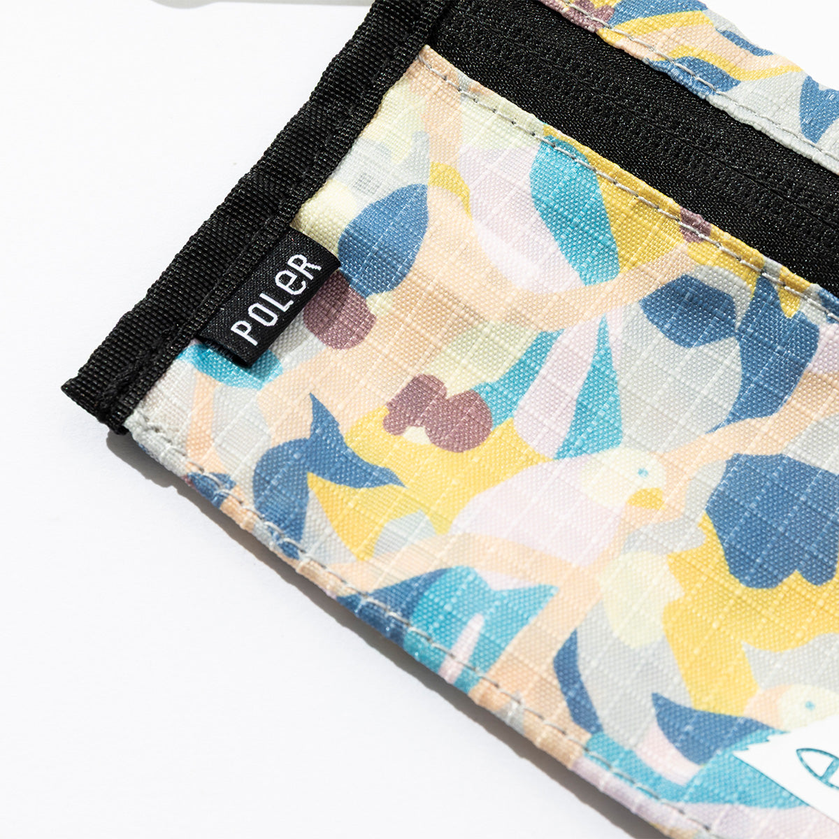 STUFFABLE DRINK POUCH
