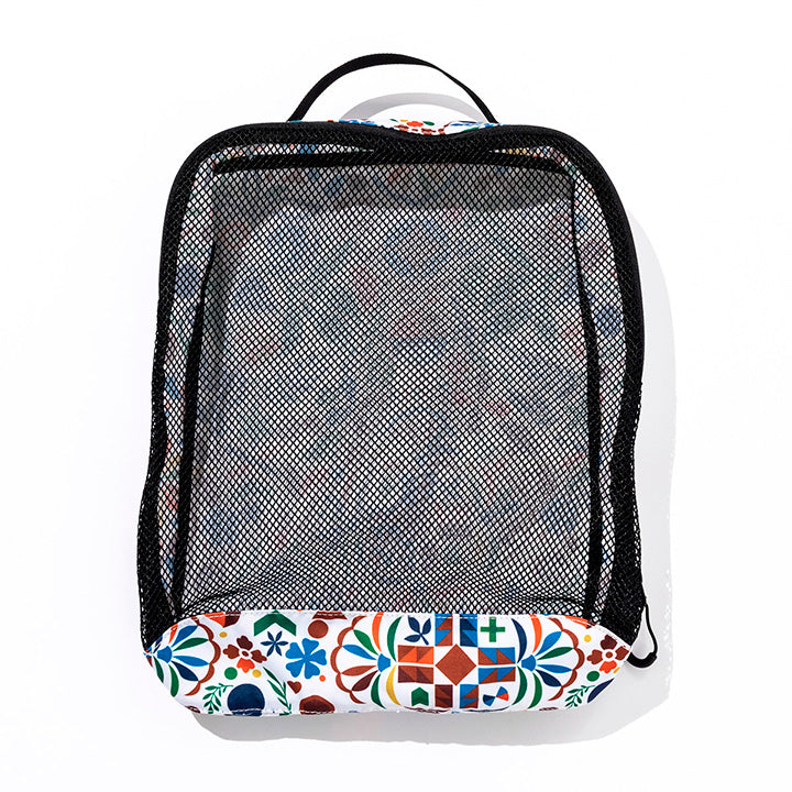 TRAVEL ORGANIZER