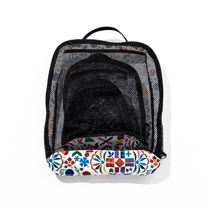 TRAVEL ORGANIZER