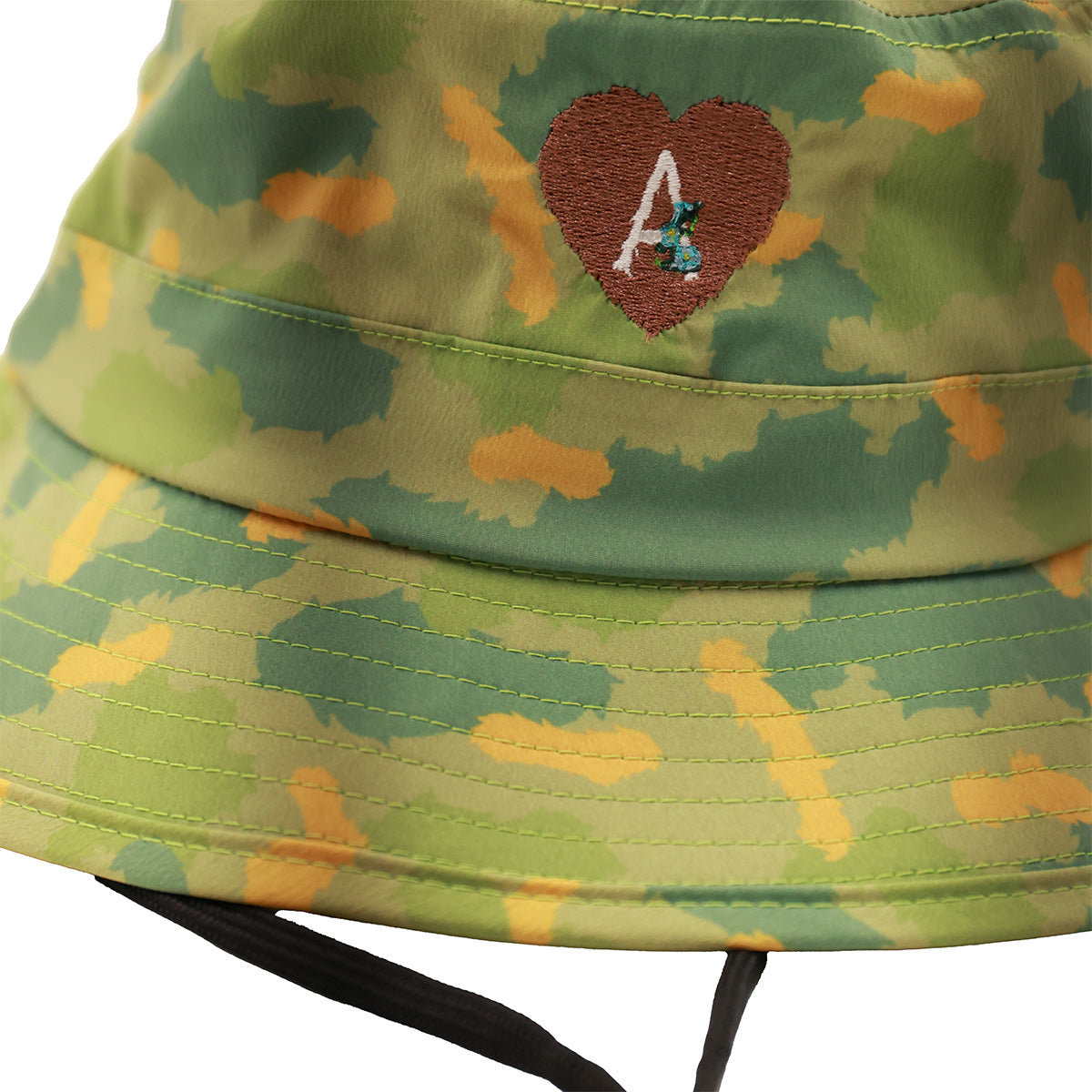 FURRY ADRESS BUCKET HAT