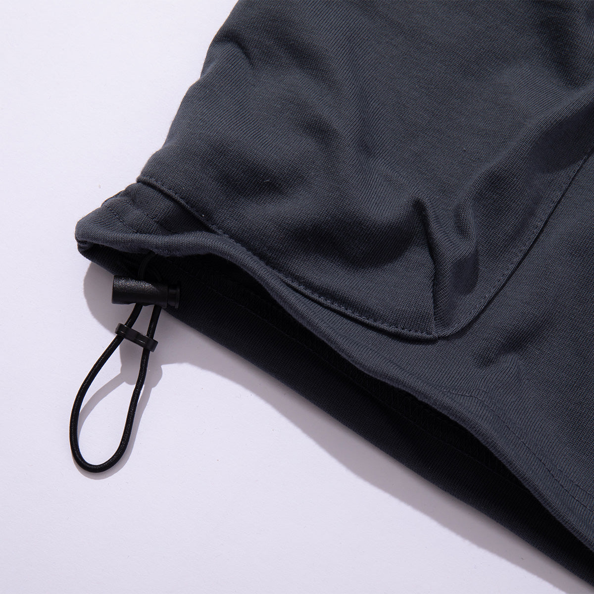 OUTSIDE POCKET FURRY TEE