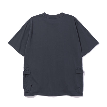 OUTSIDE POCKET FURRY TEE