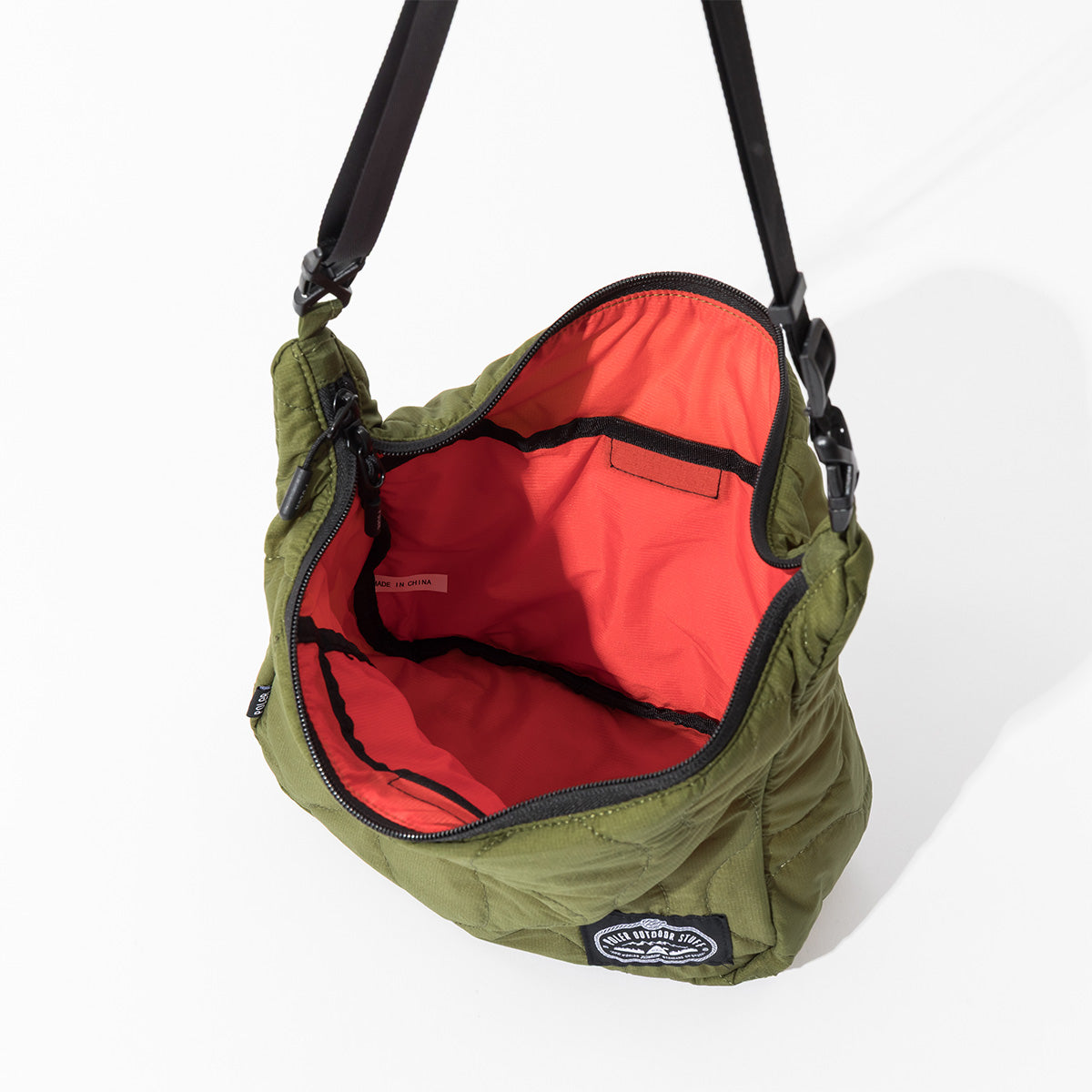 QUILTED STROLL SHOULDER